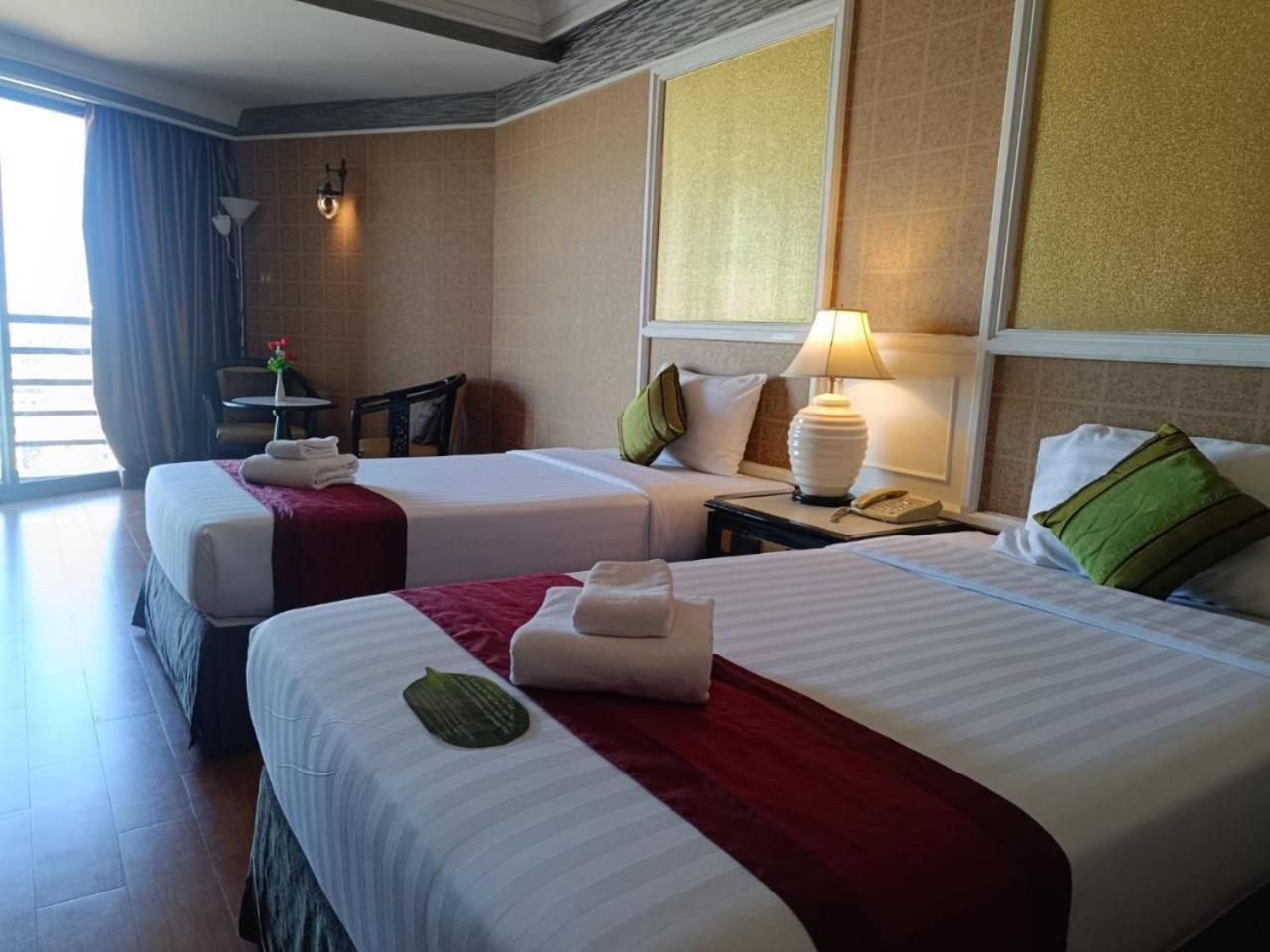 First Pacific Cirrus Hotell Pattaya Eksteriør bilde