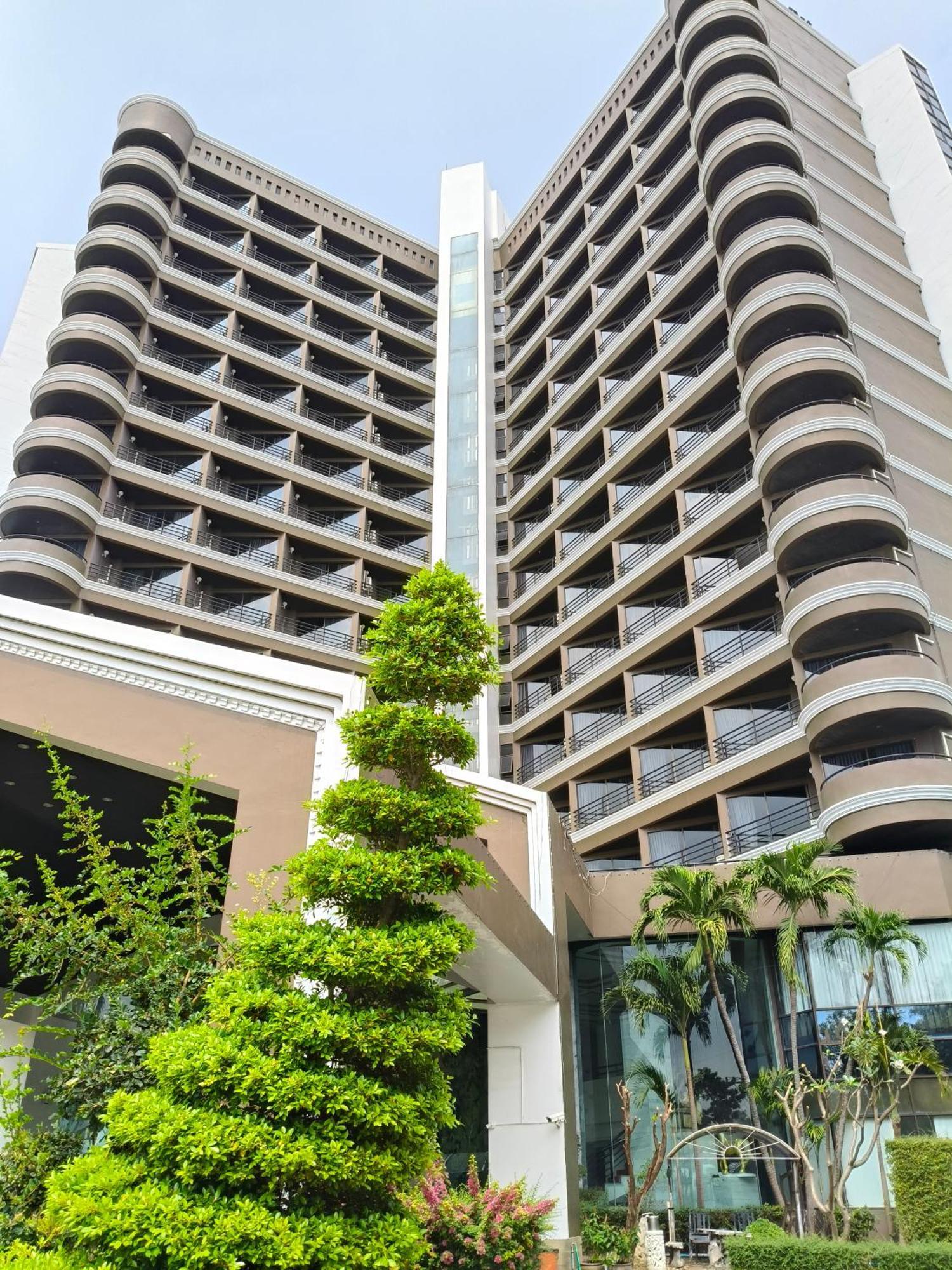 First Pacific Cirrus Hotell Pattaya Eksteriør bilde