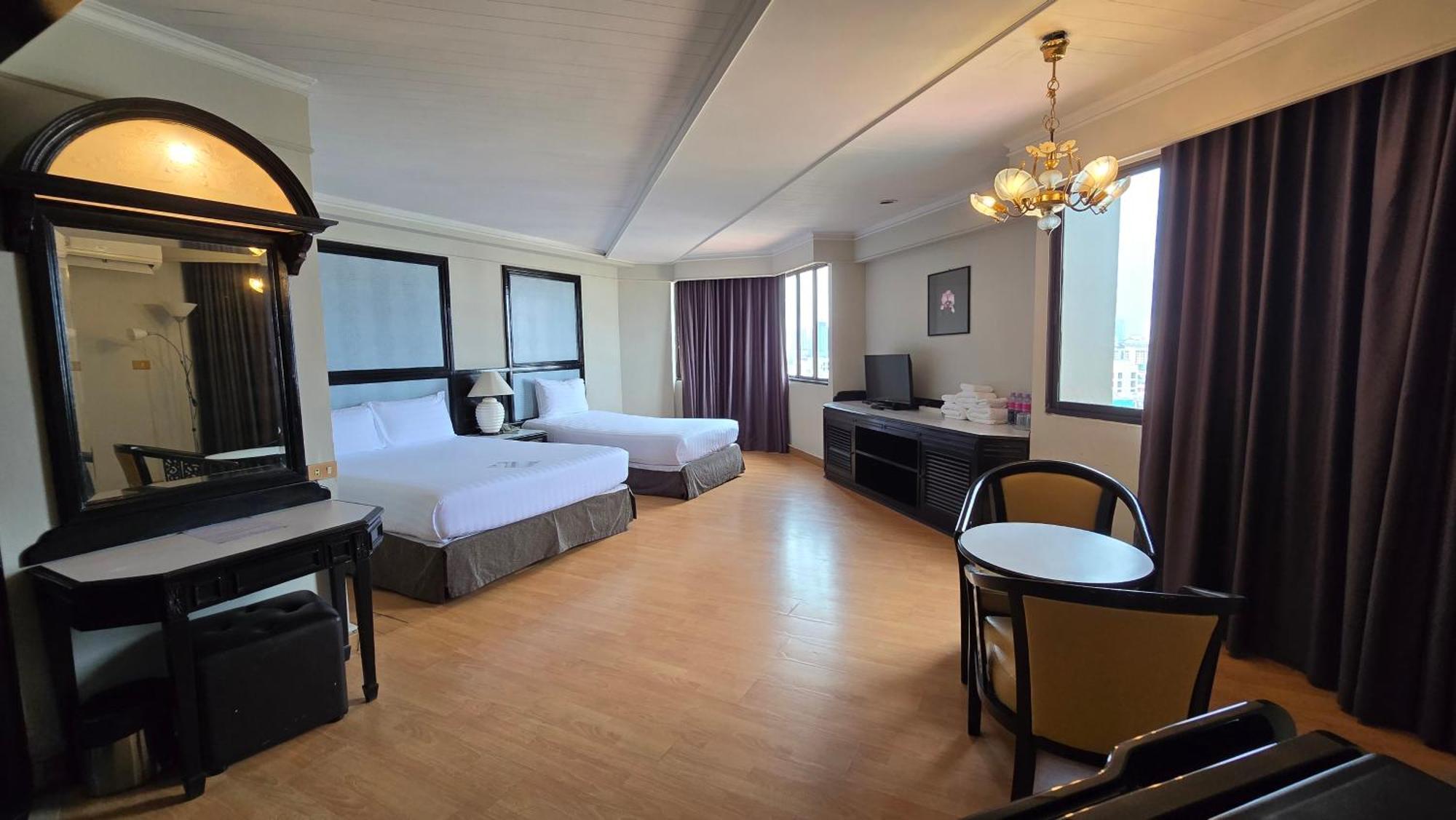 First Pacific Cirrus Hotell Pattaya Eksteriør bilde