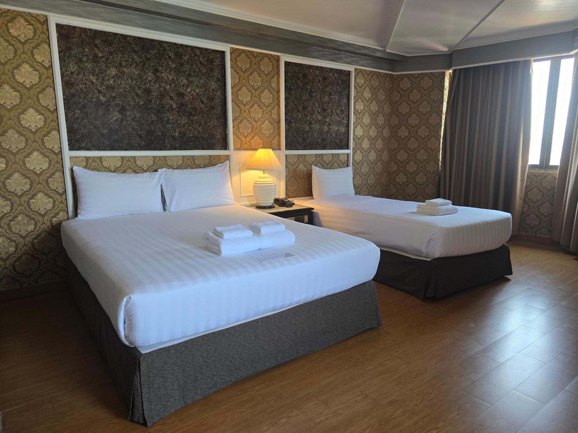 First Pacific Cirrus Hotell Pattaya Eksteriør bilde
