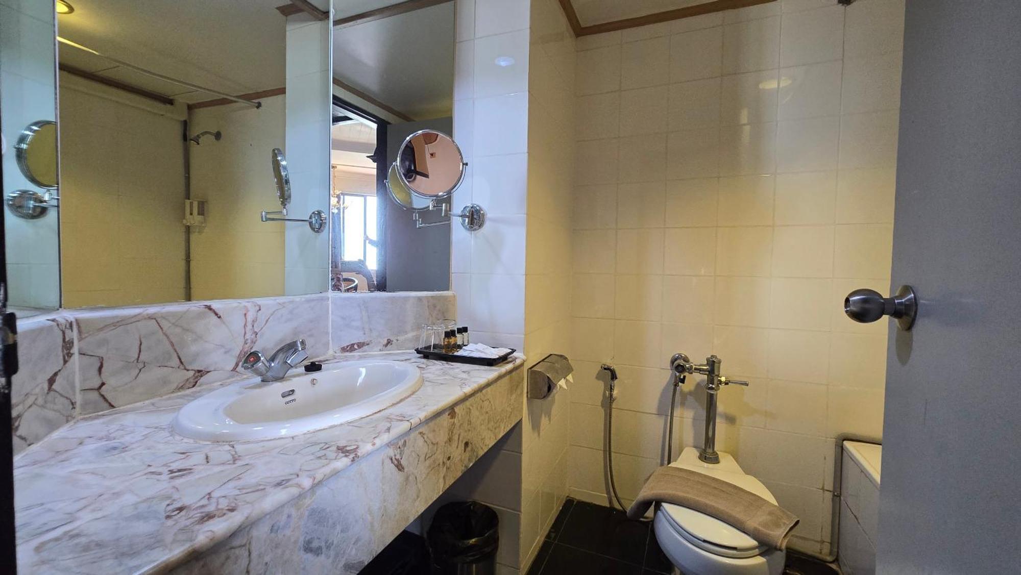First Pacific Cirrus Hotell Pattaya Eksteriør bilde