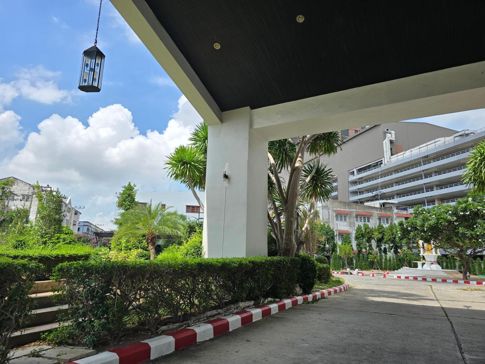 First Pacific Cirrus Hotell Pattaya Eksteriør bilde