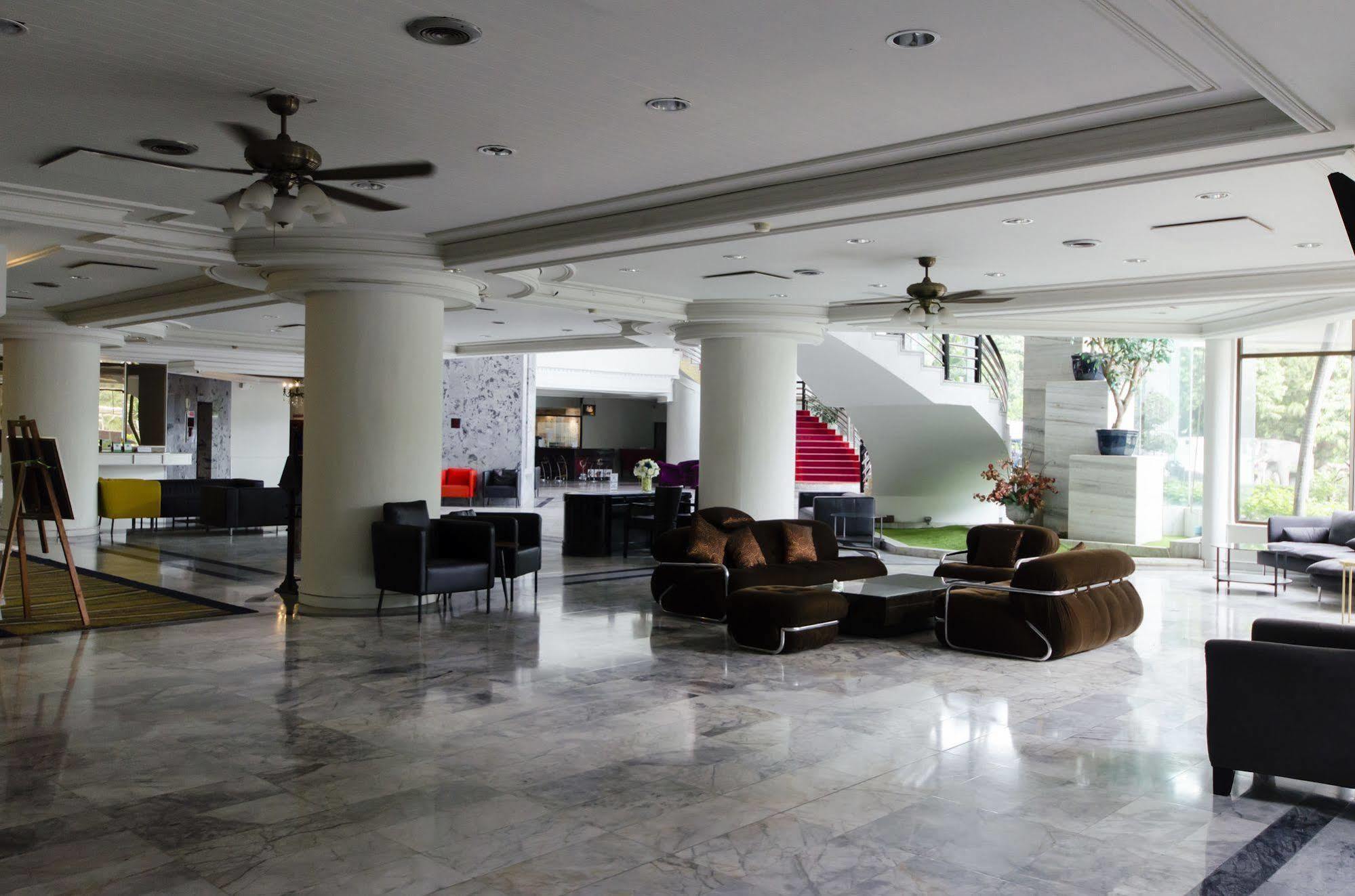 First Pacific Cirrus Hotell Pattaya Eksteriør bilde