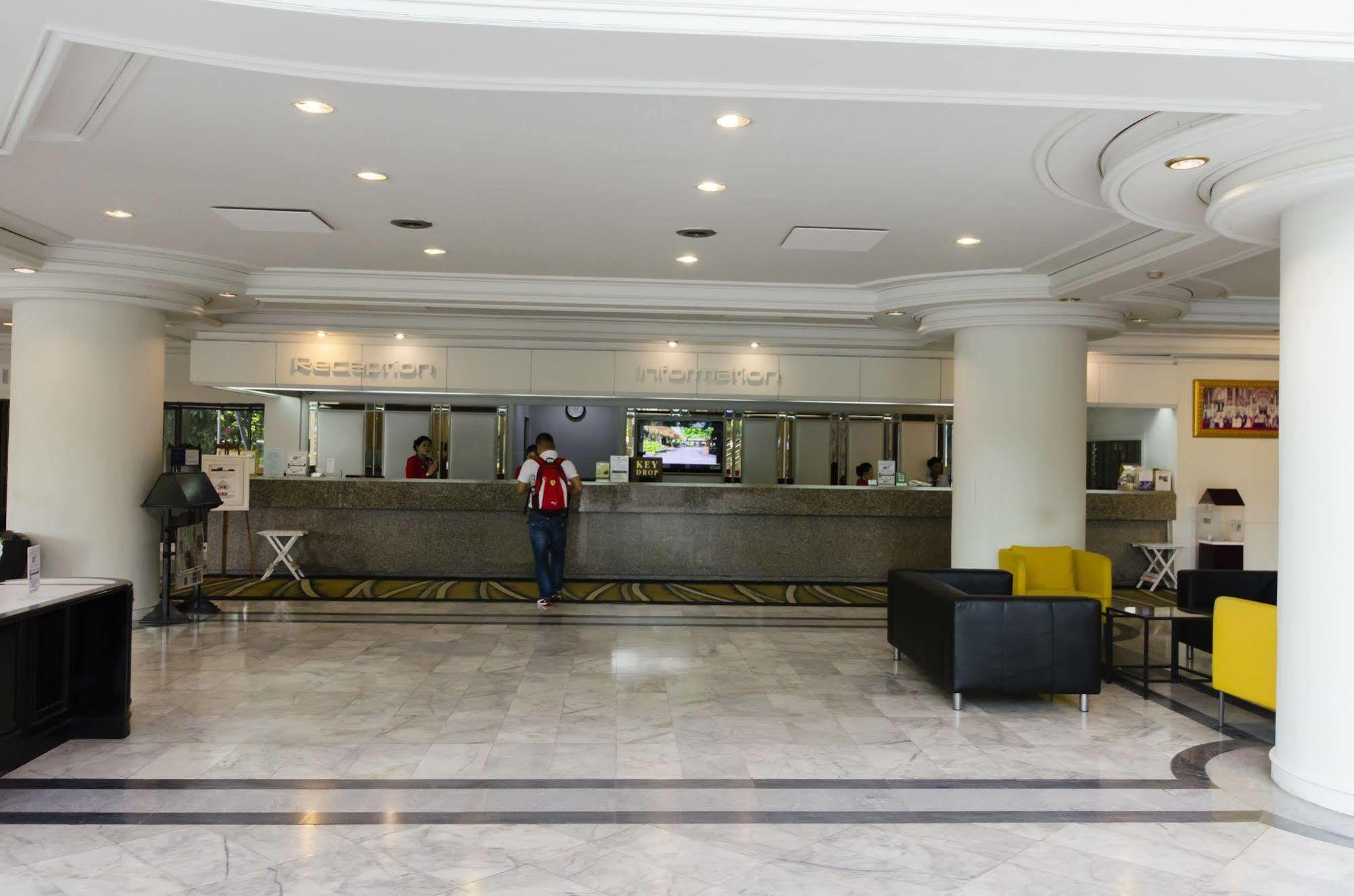 First Pacific Cirrus Hotell Pattaya Eksteriør bilde